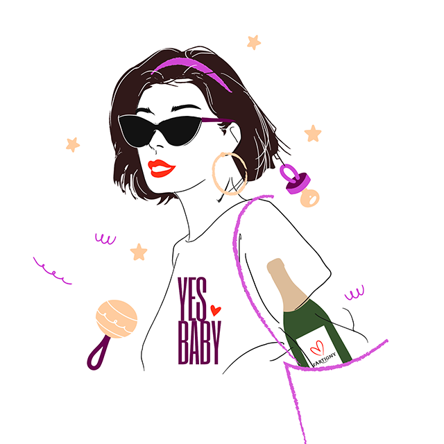 Juliette avec une bouteille dans son sac