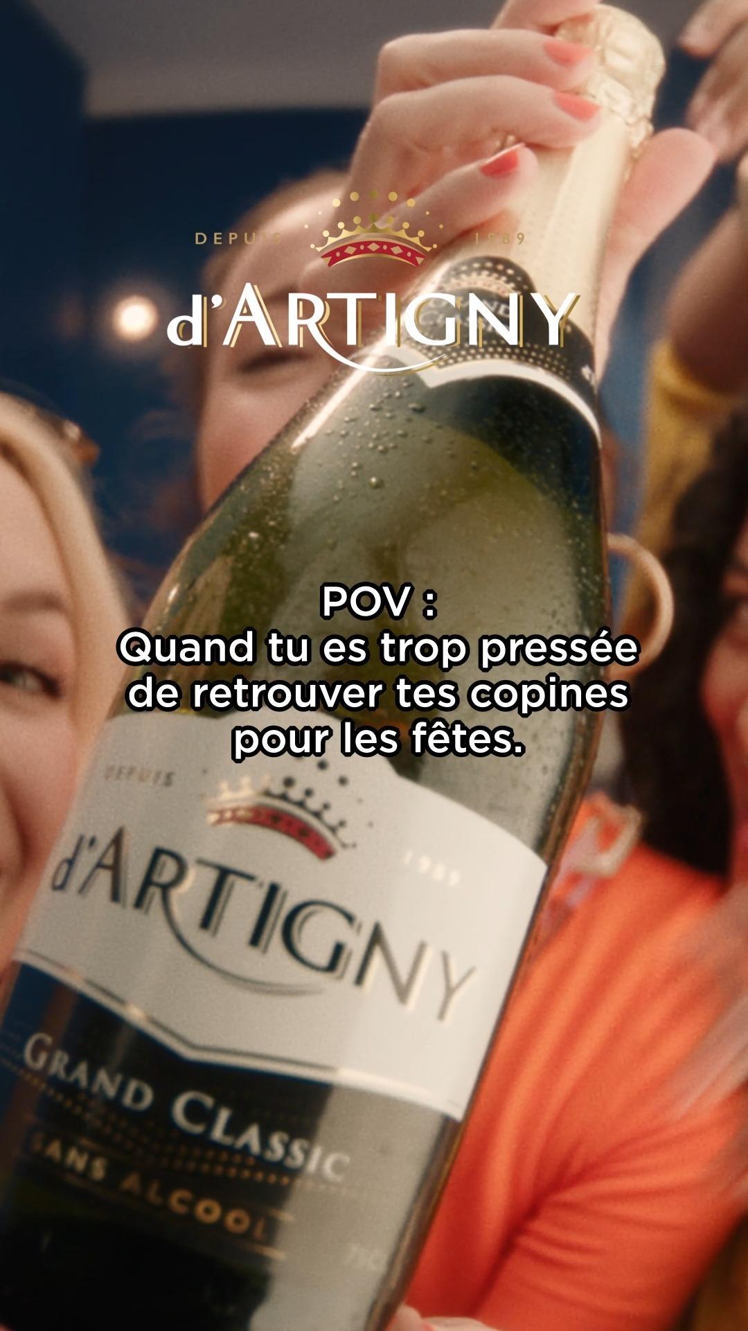 Quand tu débarques chez tes copines avec d’Artigny et zéro patience pour commencer la soirée. 💃🍾